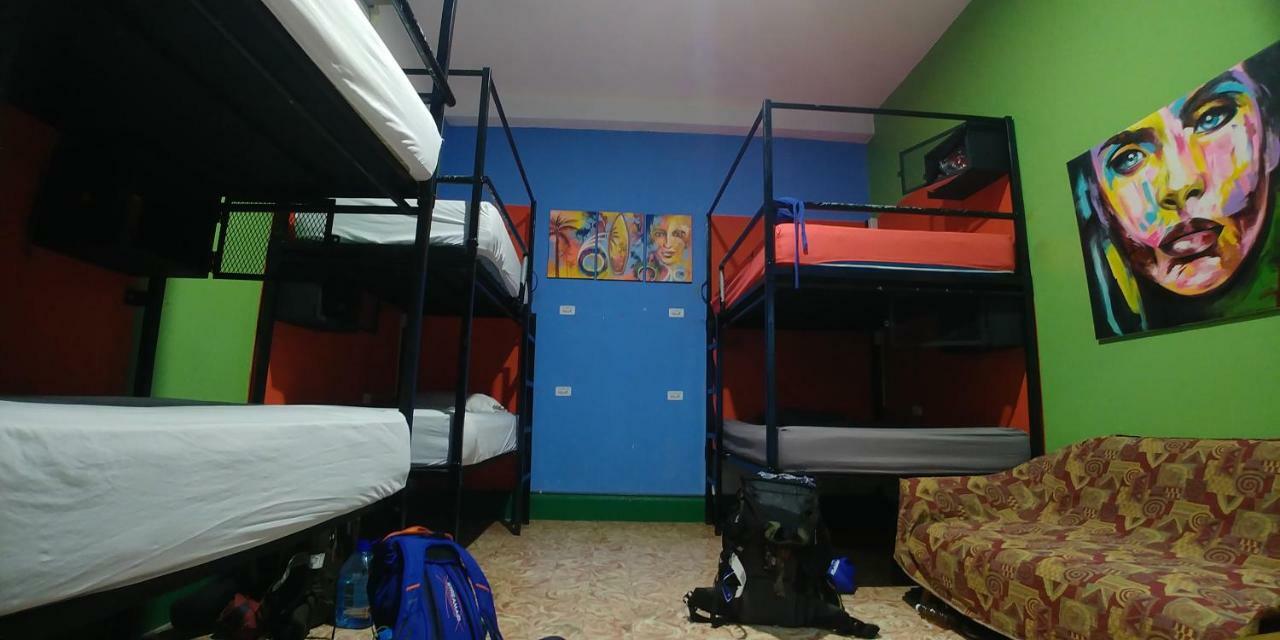 Hostel Mamallena Panama City Exterior photo